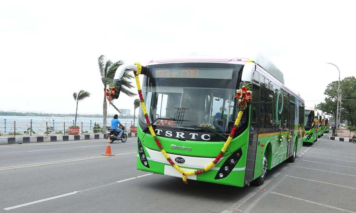 الهند تنشر 300 حافلة كهربائية على طرق ولاية تيلانغانا